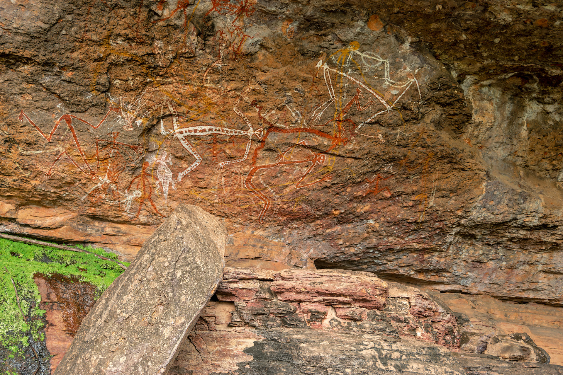 Kakadu National Park - historische Felsmalereien der Aborigines am Anbangbang Rock Shelter